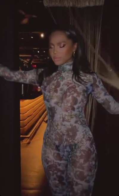 IG- See thru and no Bra