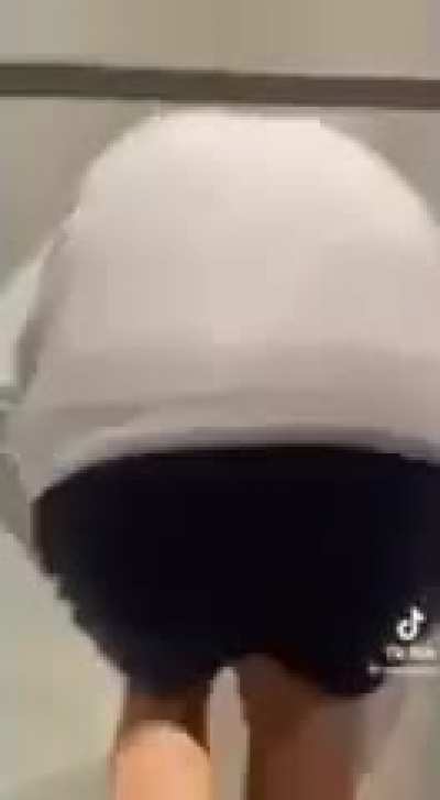 😨