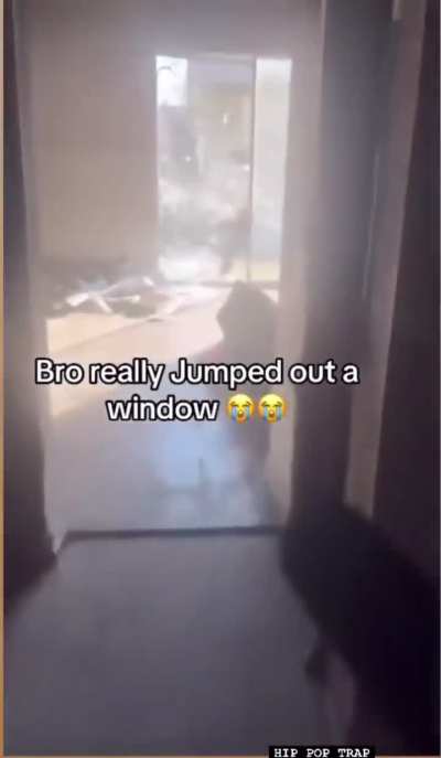 😂😂😂😂b<wbr>ro wasn’t goin for that backd<wbr>oor🏃‍<wbr>♂️‍➡️<wbr>🏃‍♂️‍<wbr>➡️💨