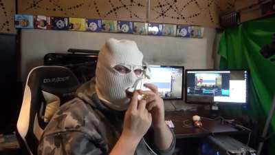 This is how you game in china