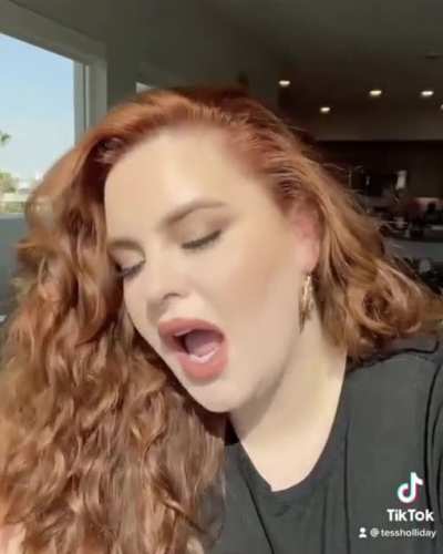 “Fat positive” influencer who constantly complains about body shaming posted this 😬