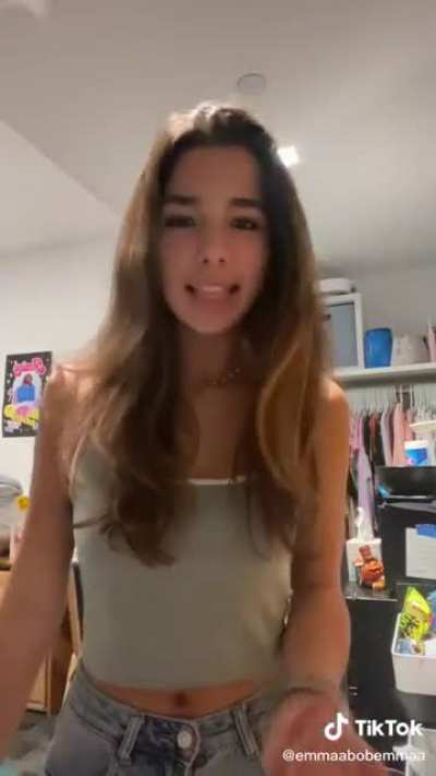 Petite barely legal slut🤤
