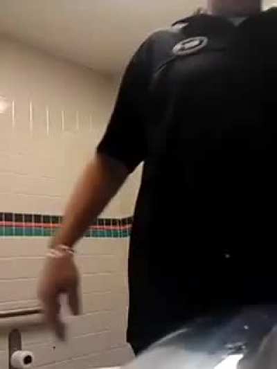 He moppin