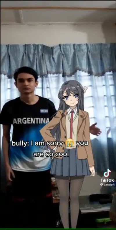Weeb cringe moment😳😳