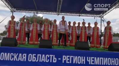 Двукратную олимпийскую чемпионку Виталину Бацарашкину в Омске встретили песней 