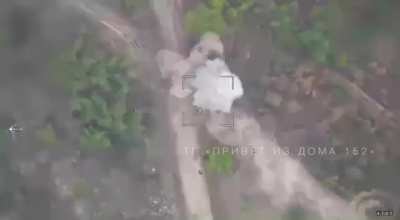 Lancet hits a Ukrainian T-64BV tank in the Kupiansk area.