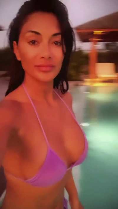Bikini IG Story
