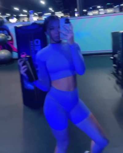 Cora Jade