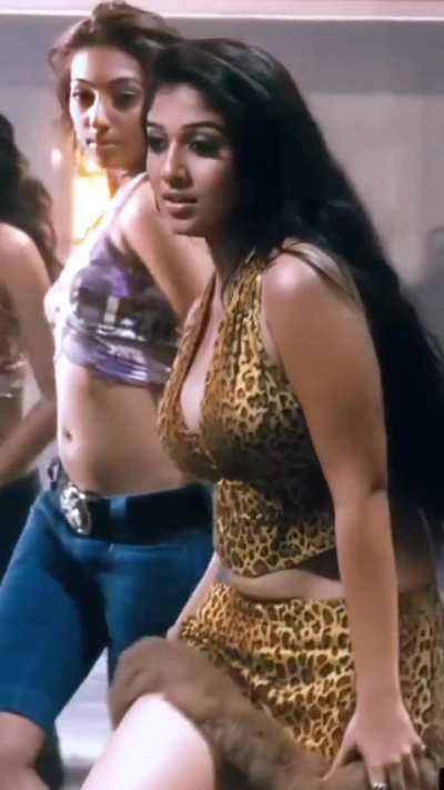 Nayanthara hot