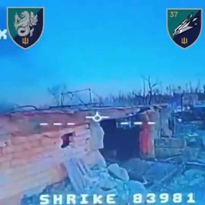 UA FPV drone enters an occupied ruined house on the left bank