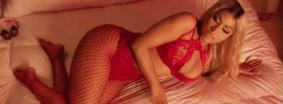Nicki on the Bed