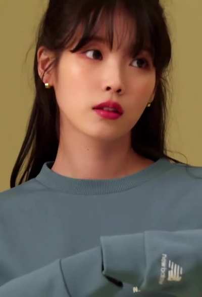 IU