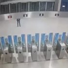Así se baja una escalera