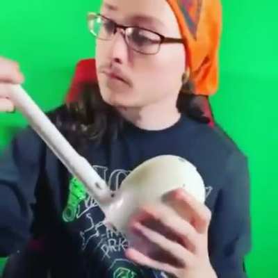 An Otamatone summing up 2020