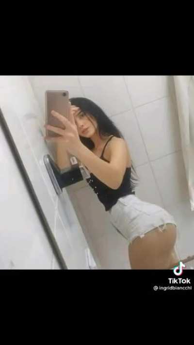 ⠀