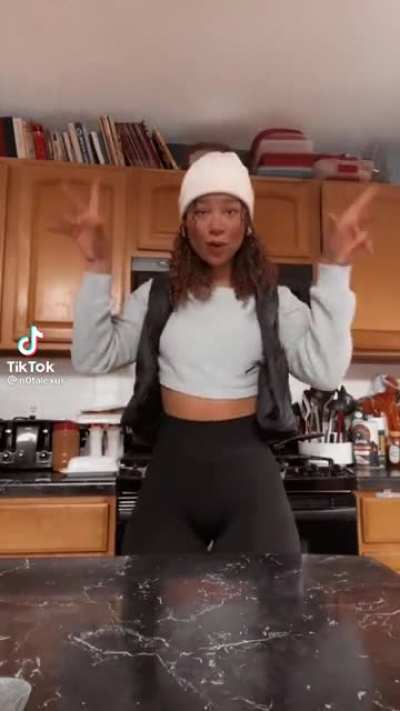 This girl’s ass is unreal