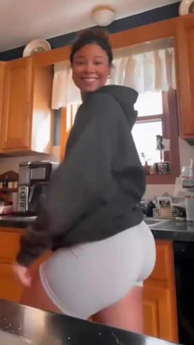 great face and phat buns