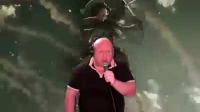 *Otaku solitário puxa a arma * Eu automaticamente :