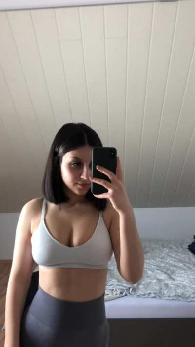 Be honest would you masturbate to my nudes if I ever send you some 😇