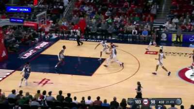 [Highlight] Alperen Sengun steals the ball and goes court to court again for the slam