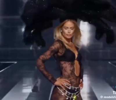Forever queen