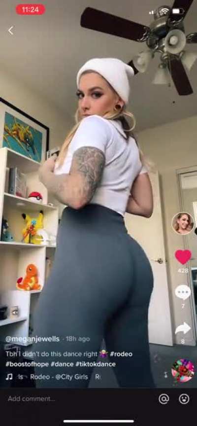Damn she bad🤤