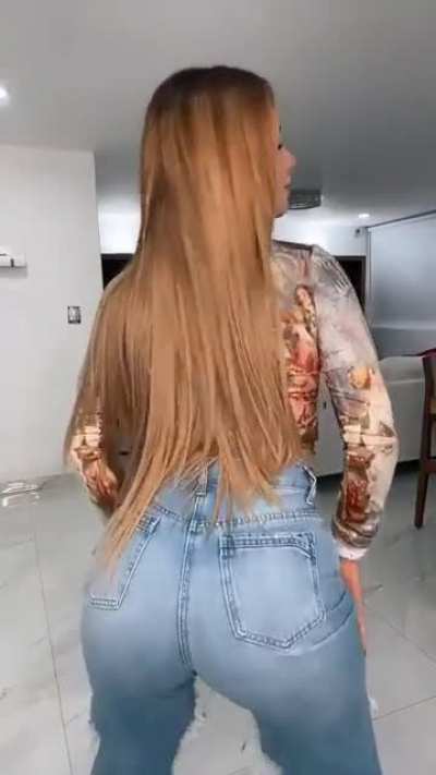👽