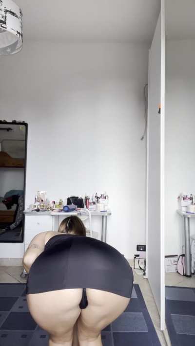 I got the perfect view of my panties for you