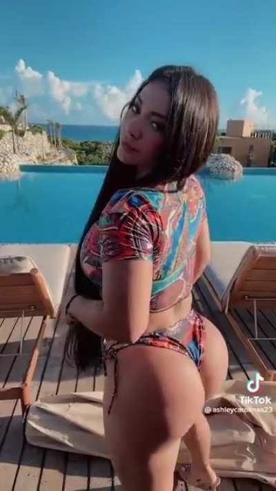 ashle<wbr>ycaro<wbr>linaa<wbr>23