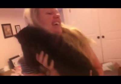 HuMaNs TrIeS tO FeEd CaT tO tHeIr DeMoN sTaRfIsH