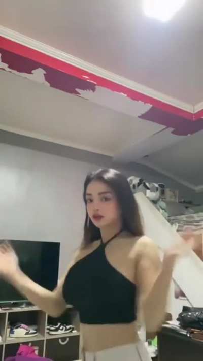 Xyriel Manabat