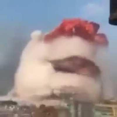 The cloud is singing OMG 😲😲😲