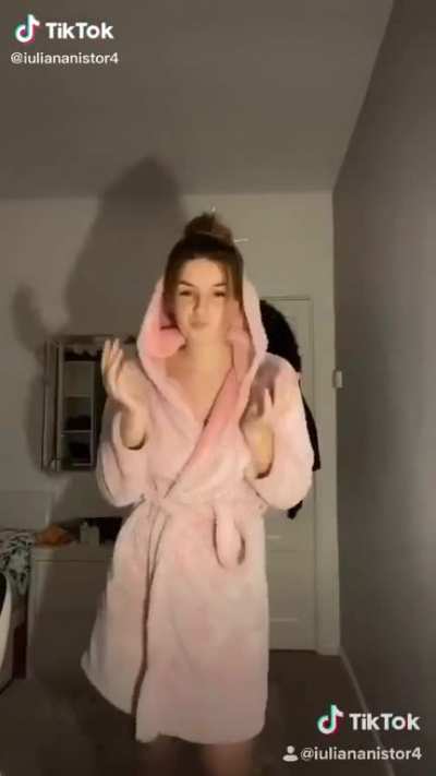 Iuliana Nistor On TikTok iuliananistor4