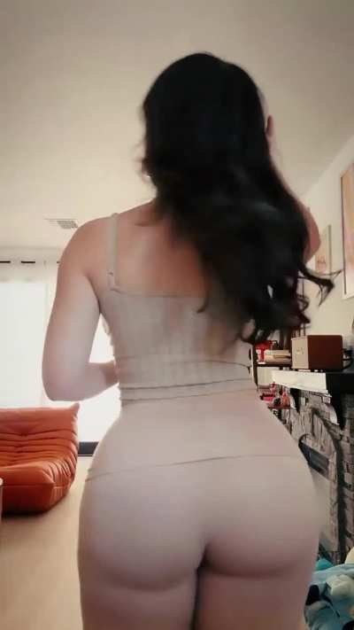 Salome Larre<wbr>a...🔥<wbr>🔥🔥