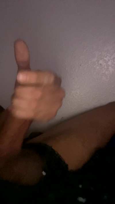 I want you to sit on my cock while i shoot a load into you😘