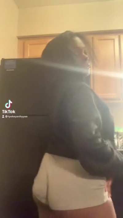 @tyekeyanhyyae