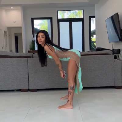 always shakin dat lil ass😩😩<wbr>😍