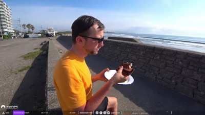 Sandwiches taste better along the beach