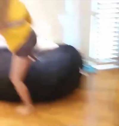 Hyoon in tiny shorts Part 2