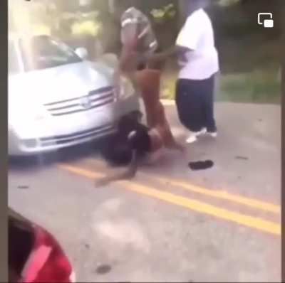 Bitch gets headshotted by Car-Kun