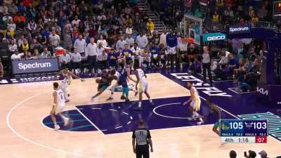 [Highlight] Draymond Green gets the steal on one end and the assist on the other to give the Warriors a 4-point lead with a minute left