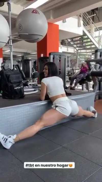 Yineth's hard booty