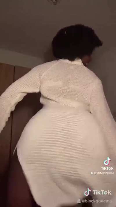 Let me twerk with your Face between ma cheec<wbr>ks🤤😋💦