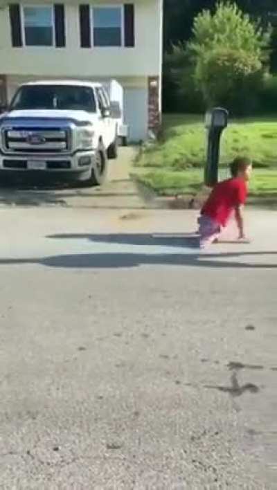 Boy with prosthetic legs fights bully