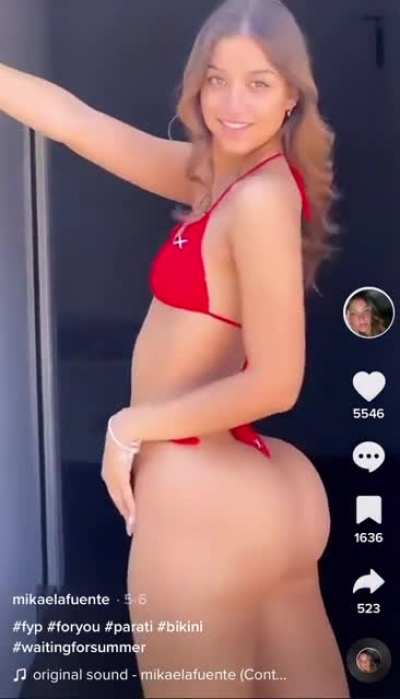 The fattest ass on a tiny frame 🍑