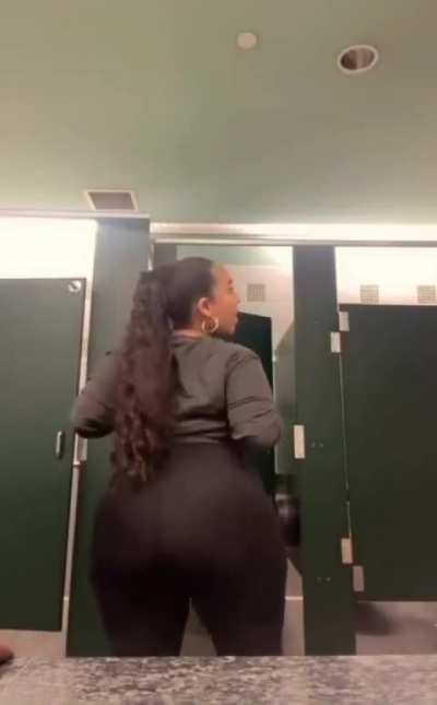 Kat with the huge fat ass booty that jiggles like jello 