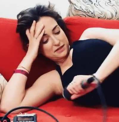 Milana Vayntrub
