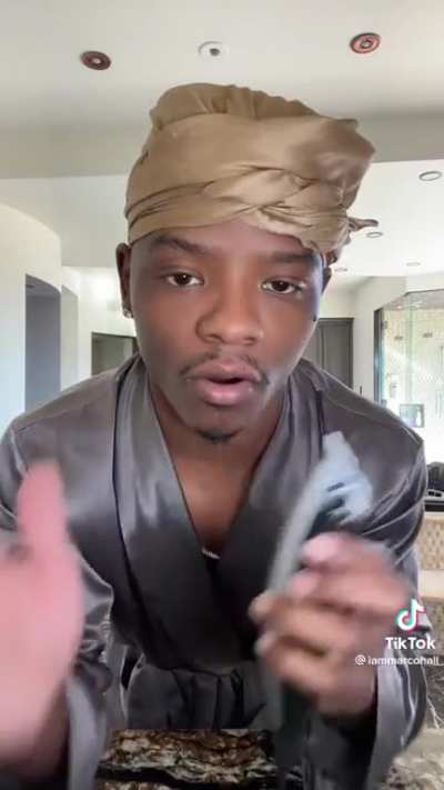 Marco Hall claims he is a professional boxer!? Never heard of him boxing in a main event that would afford their lifestyle. He believes he is a motivational speaker as well…smh