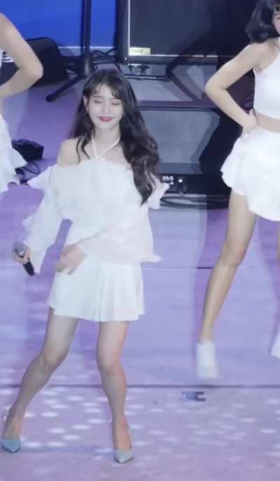 IU