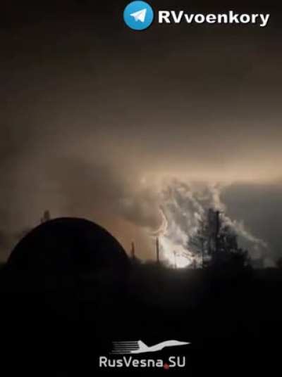 RU POV: Huge explosions at Pavlograd in Ukraine. Looks like exploding ammunition.